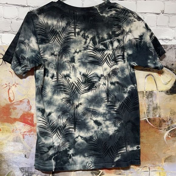 Tie-Dye Tropical Skater Tee Medium - Picture 9 of 11